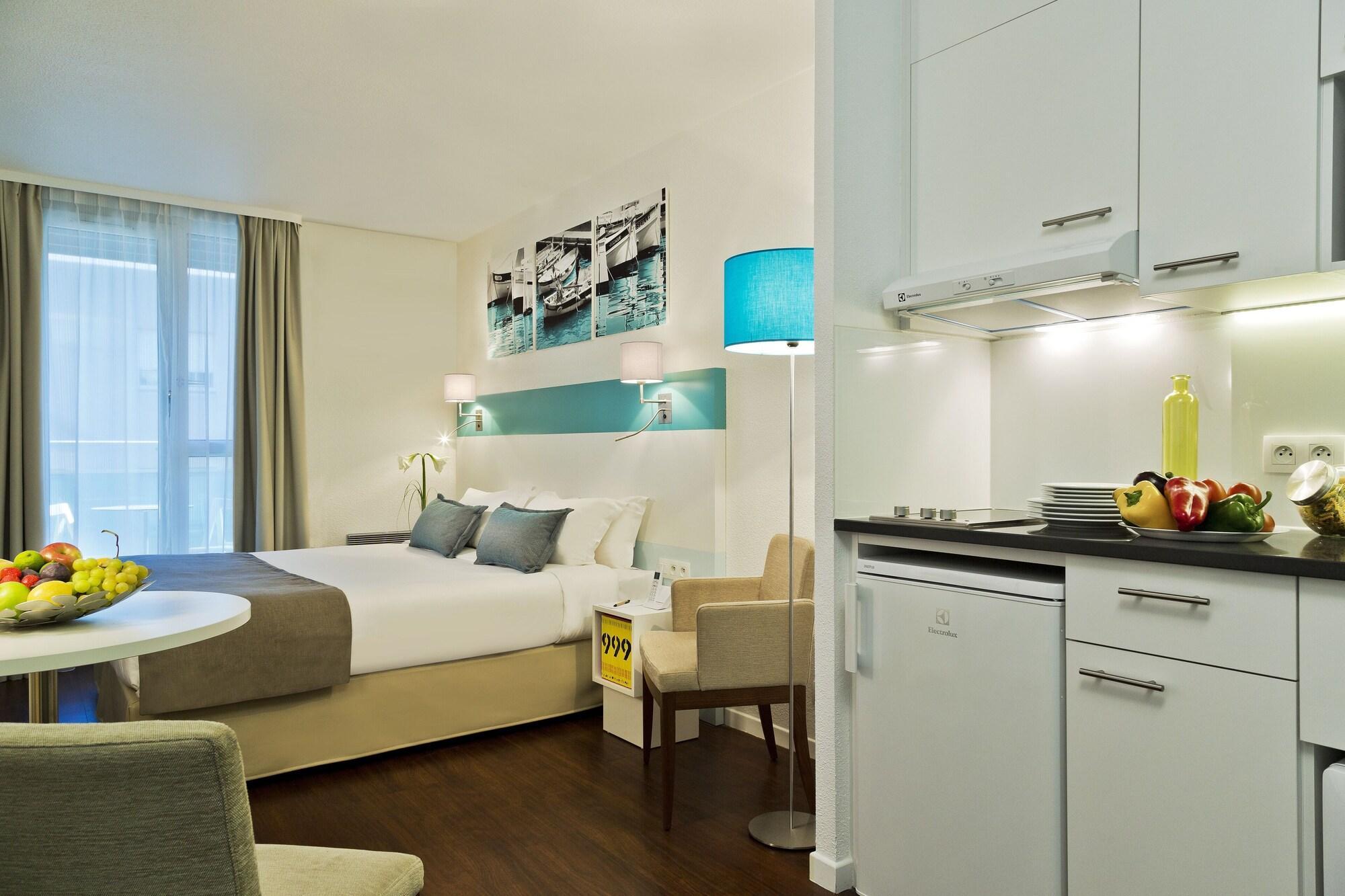 Rockypop Marseille Hotel Exterior photo